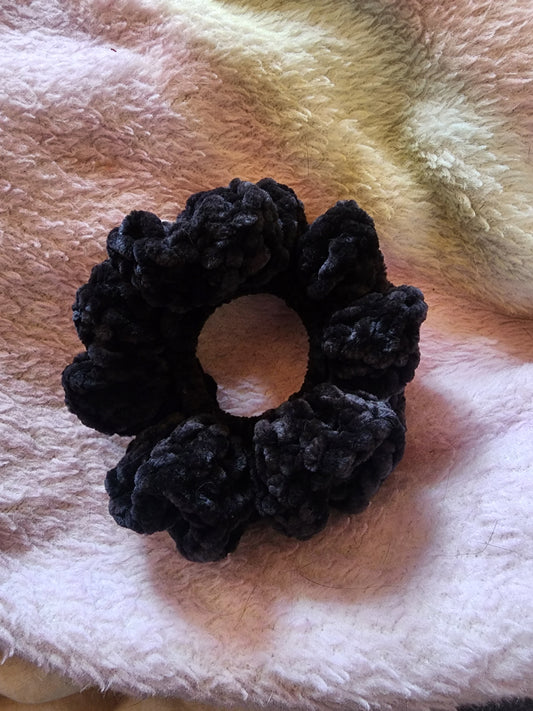 ♡ Velvet scrunchies ♡